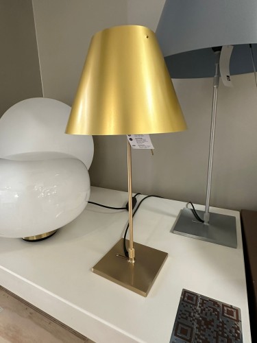 Costanzina oro; showroom