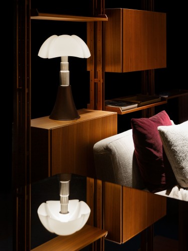 Martinelli Luce - Pipistrello medio, Design Gae Aulenti, 1965