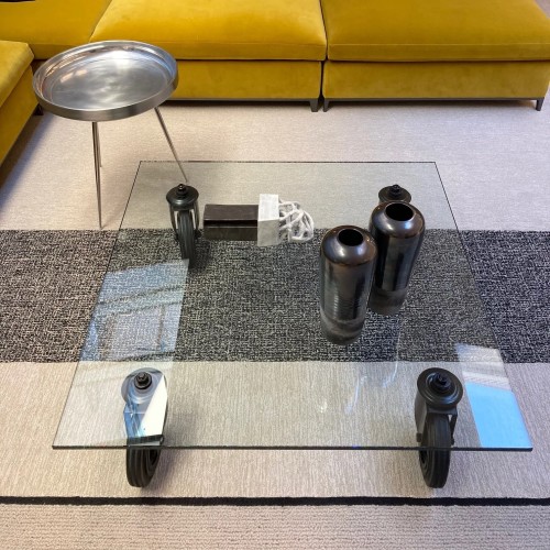 Fontana Arte Tavolo Con Ruote