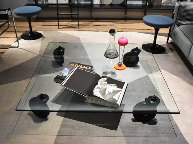 Fontana Arte Tavolo Con Ruote