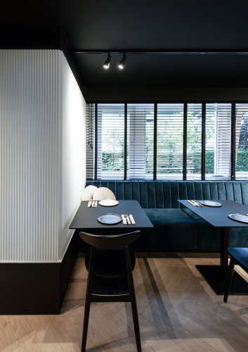 Wever & Ducré Binario Sara on Track